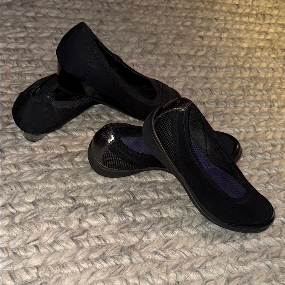 2pairs black shoes